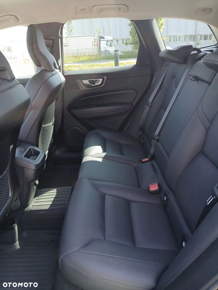 Volvo XC 60 B4 D AWD Plus Bright - 14