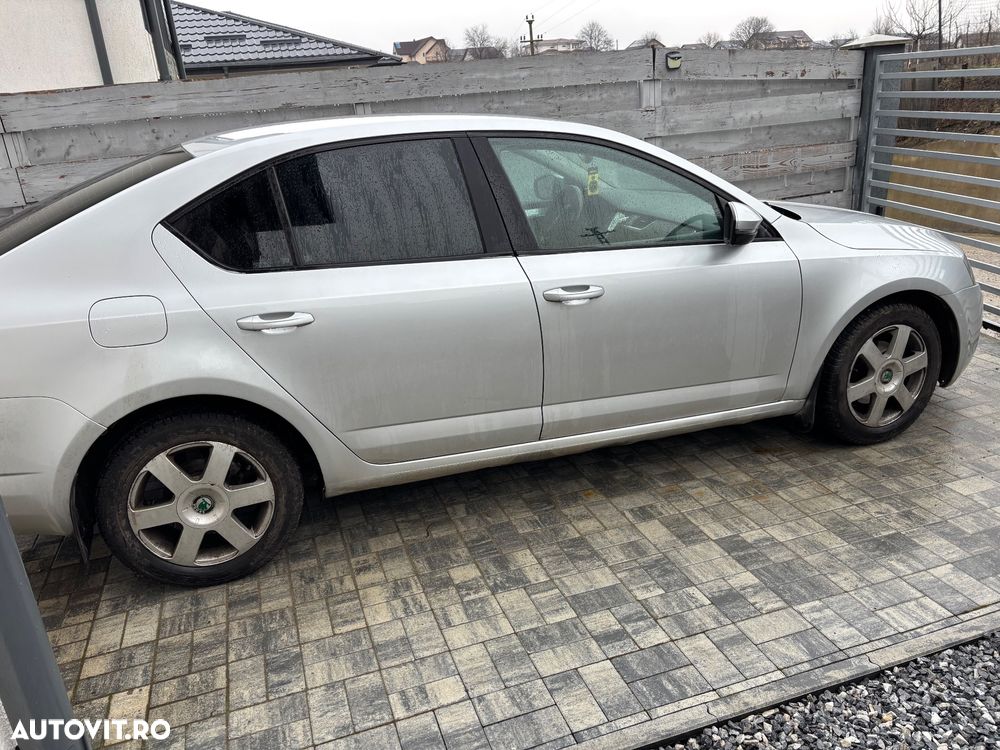 Skoda Octavia 1.6 TDI GREENLINE - 2