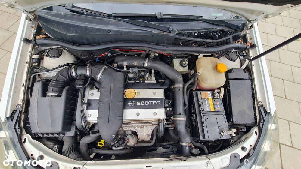 Opel Astra 2.0 Turbo Cosmo - 14