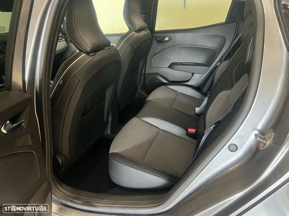 Renault Clio 1.0 TCe Techno Bi-Fuel - 11