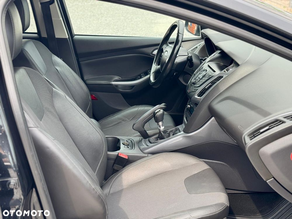 Ford Focus SW 1.6 TDCi DPF Titanium - 32