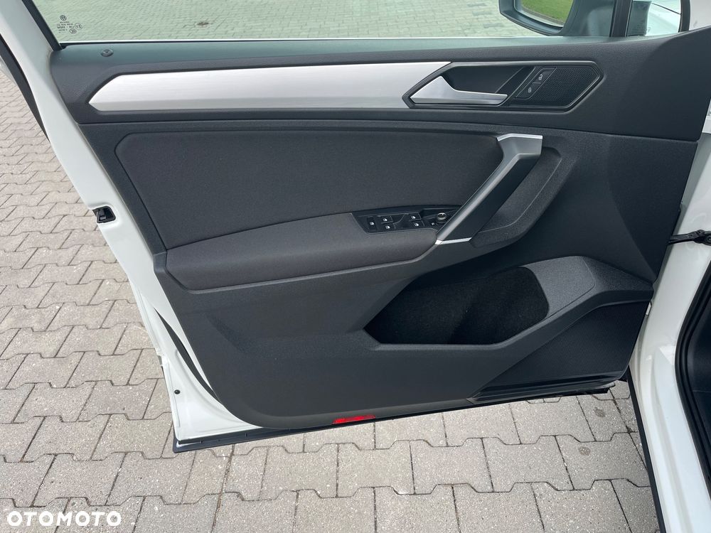 Volkswagen Tiguan 2.0 TDI SCR 4Motion (BlueMotion Tech) Comfortline - 17