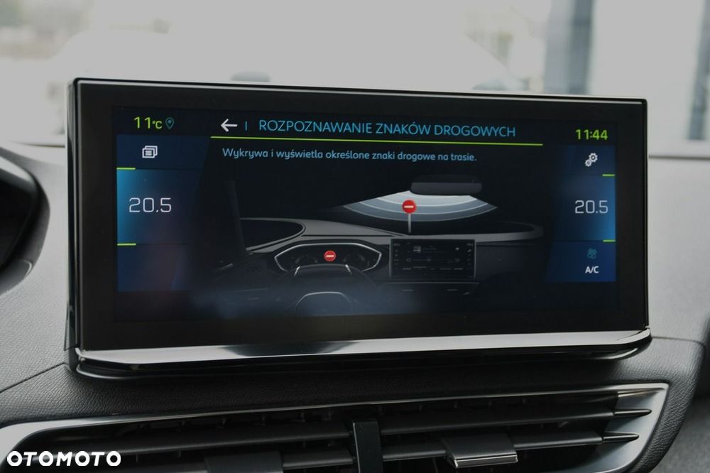 Peugeot 3008 1.6 PureTech Hybrid PHEV Allure Pack S&S EAT8 - 24
