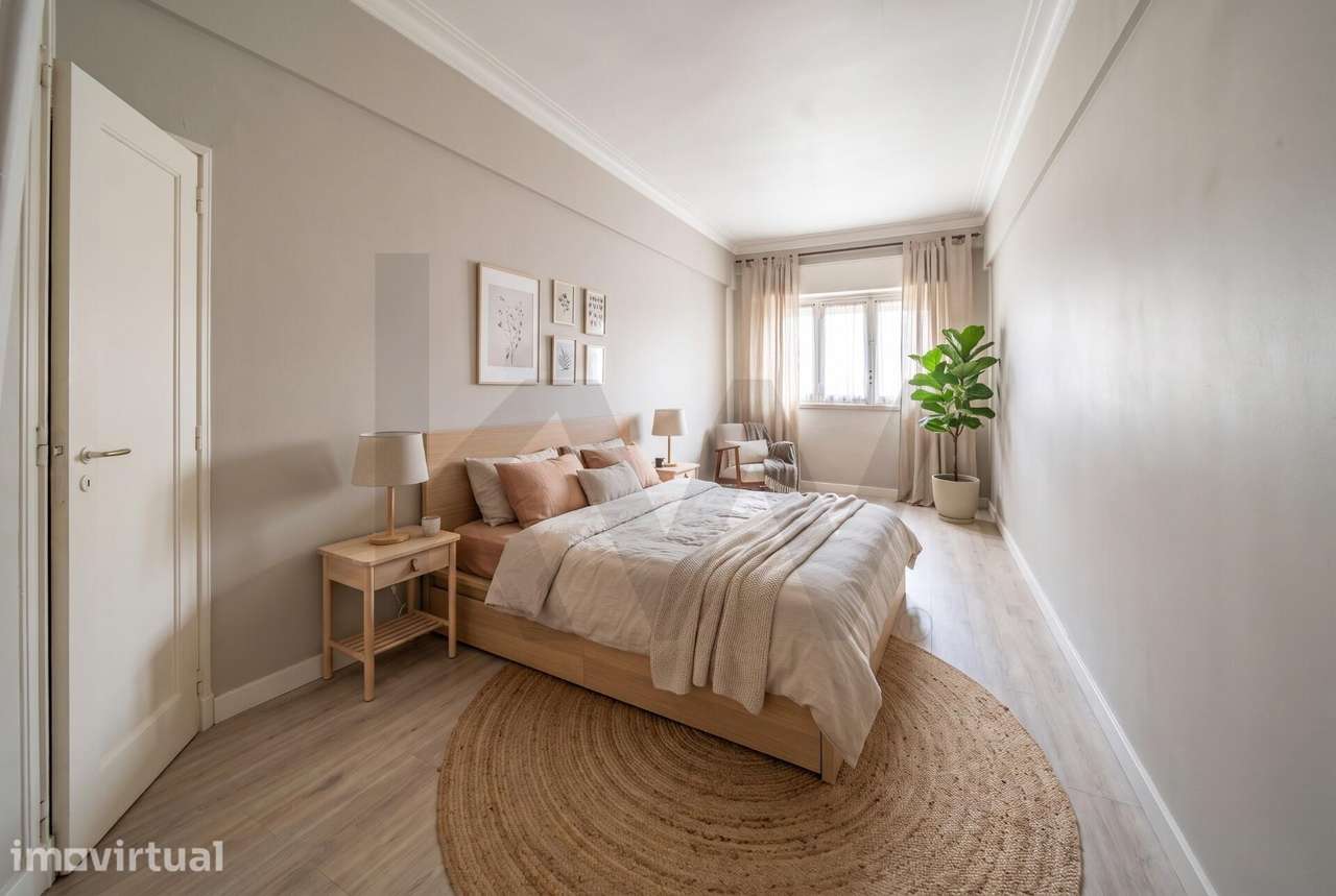 T2 com excelente luz natural e potencial de remodelação | Quinta das C - Grande imagem: 4/36