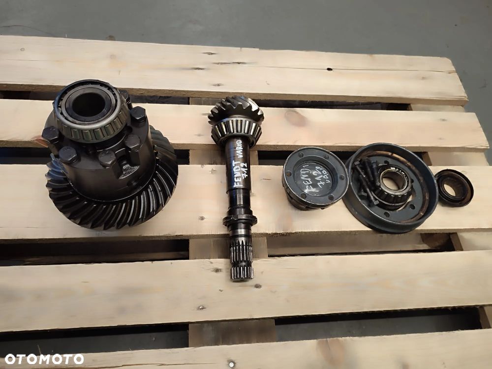 Dyferencjał ZF F712301020010 F514300020440 Fendt 712 Vario - 2