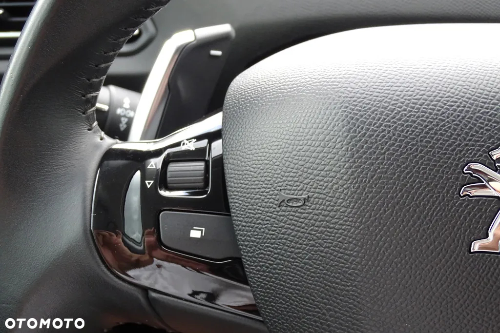 Peugeot 308 1.5 BlueHDi Allure Pack S&S EAT8 - 24