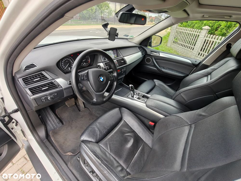 BMW X5 xDrive40d - 16