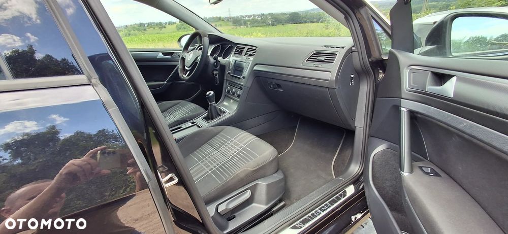 Volkswagen Golf 2.0 TDI BlueMotion Technology Lounge - 21