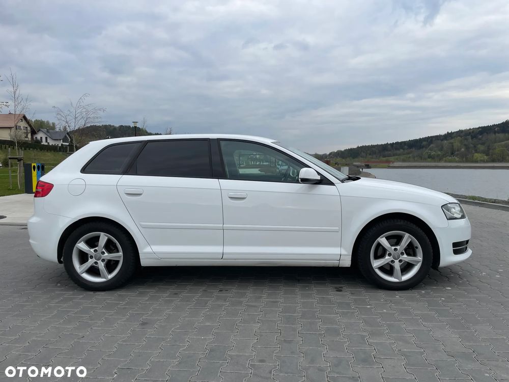 Audi A3 Sportback 1.6 TDI DPF Ambition - 6