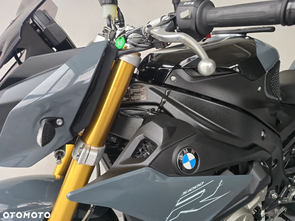 BMW S - 17