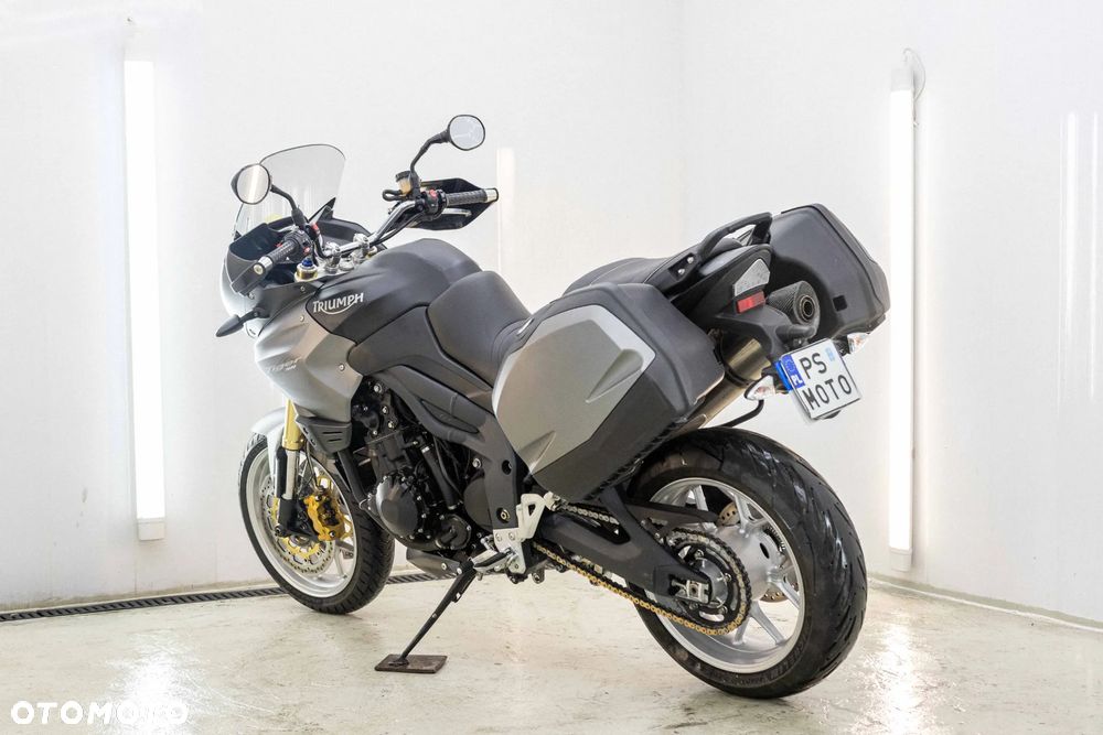 Triumph Tiger - 9