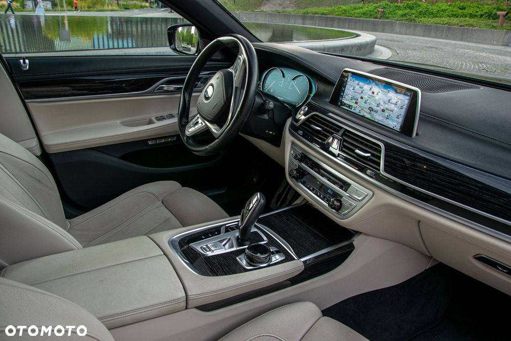 BMW Seria 7 740d xDrive - 19