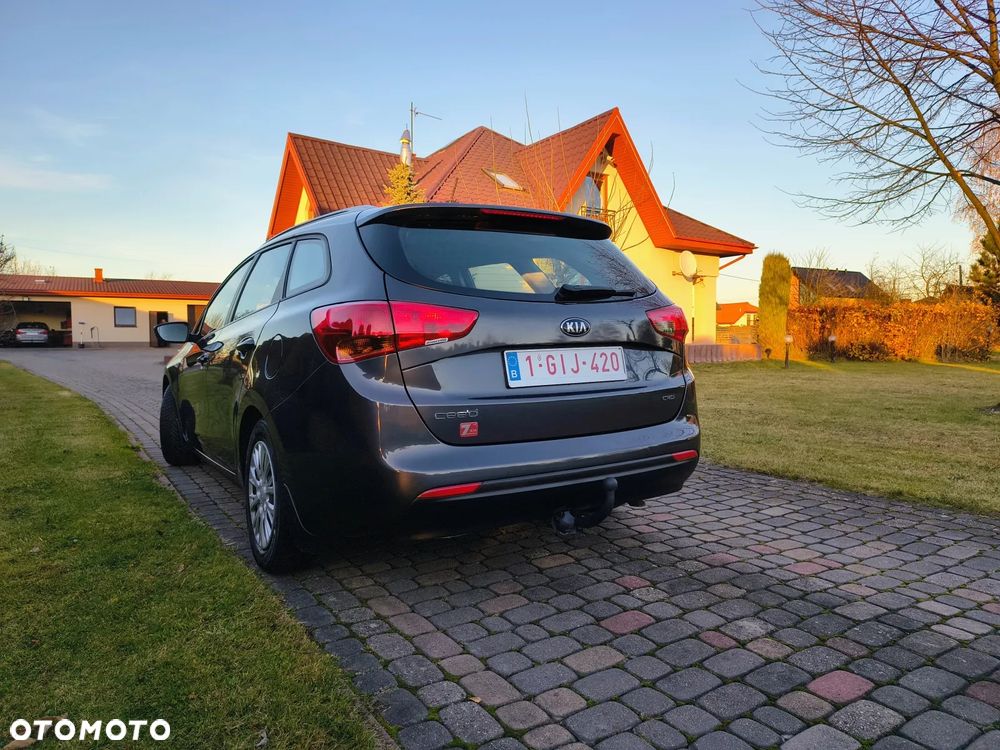 Kia Ceed - 27