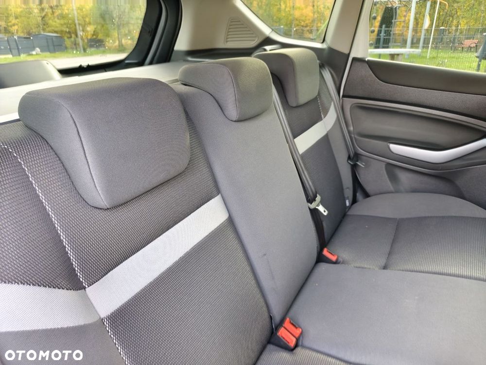 Ford Kuga 2.0 TDCi 2x4 Trend - 25