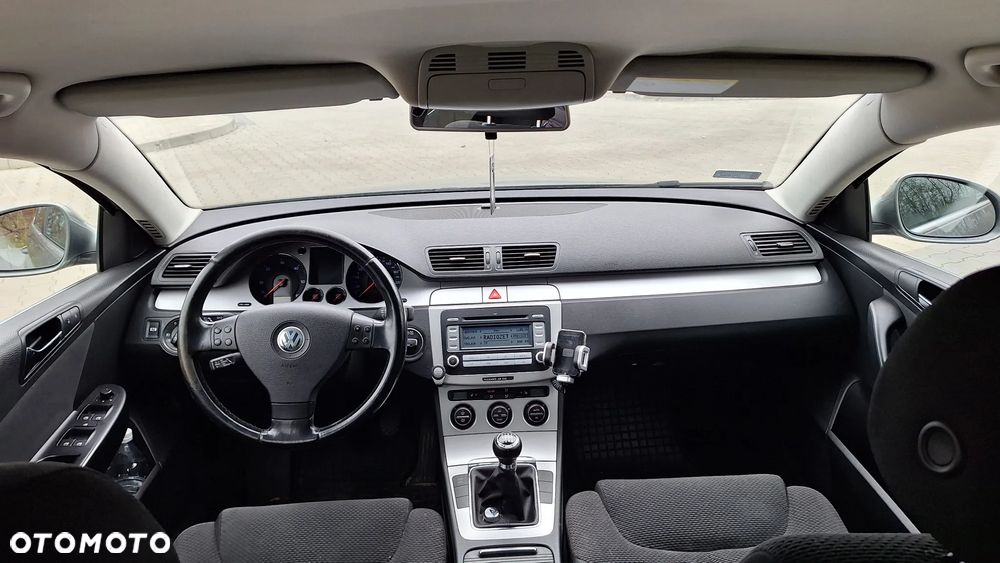 Volkswagen Passat 2.0 TDI Comfortline - 8