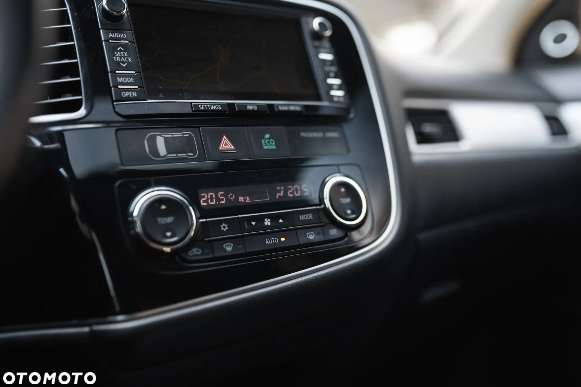 Mitsubishi Outlander - 16