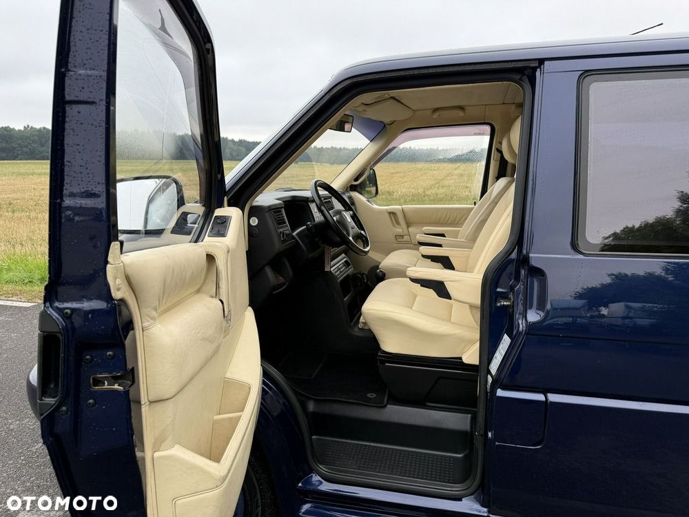 Volkswagen Multivan - 10