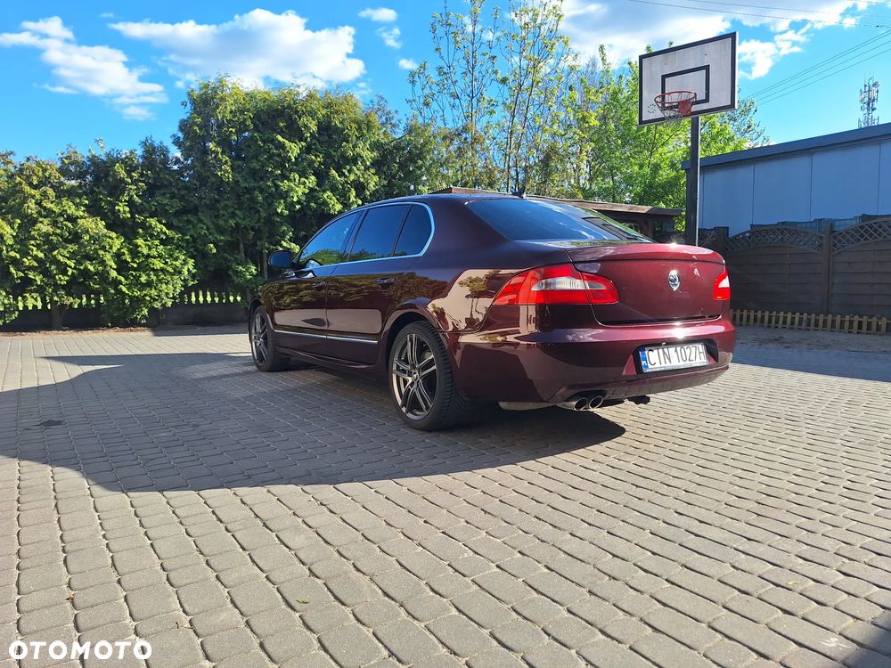 Skoda Superb 2.0 TDI DSG Ambition - 2