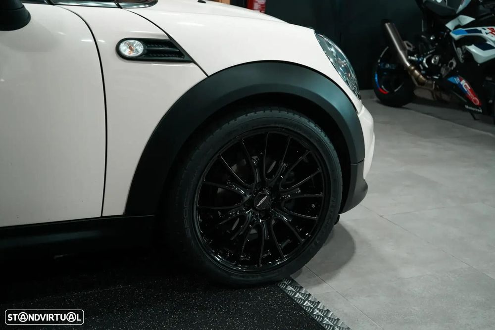 MINI 3 Portas Cooper D - 7