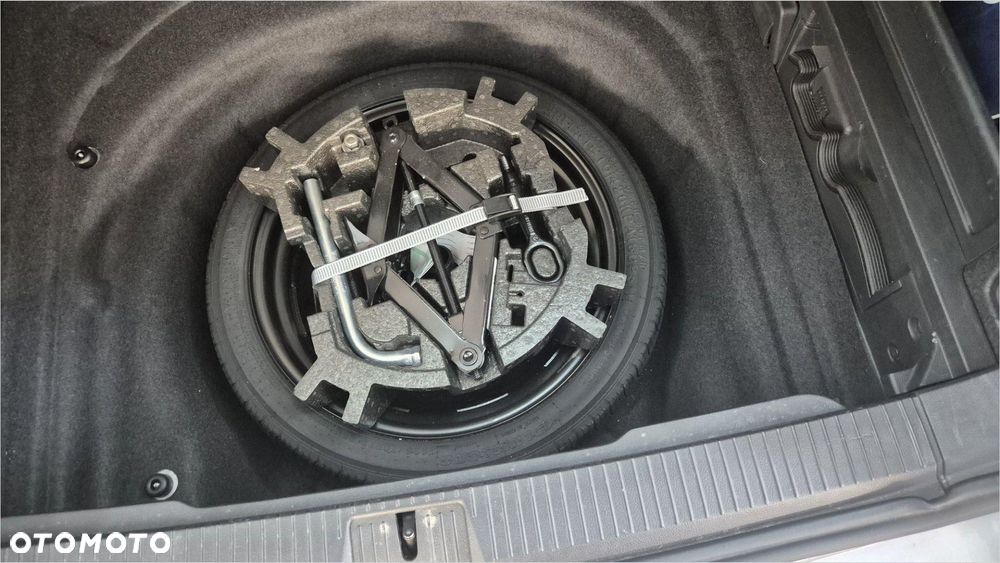 Volkswagen Passat Variant 2.0 TDI EVO Business DSG - 16