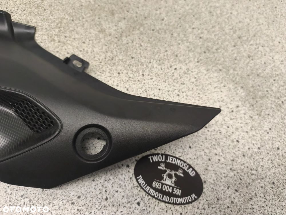 Owiewka, osłona lewa, bok, boczek, wypełnienie lewe Triumph Trident 660 2022 - 2