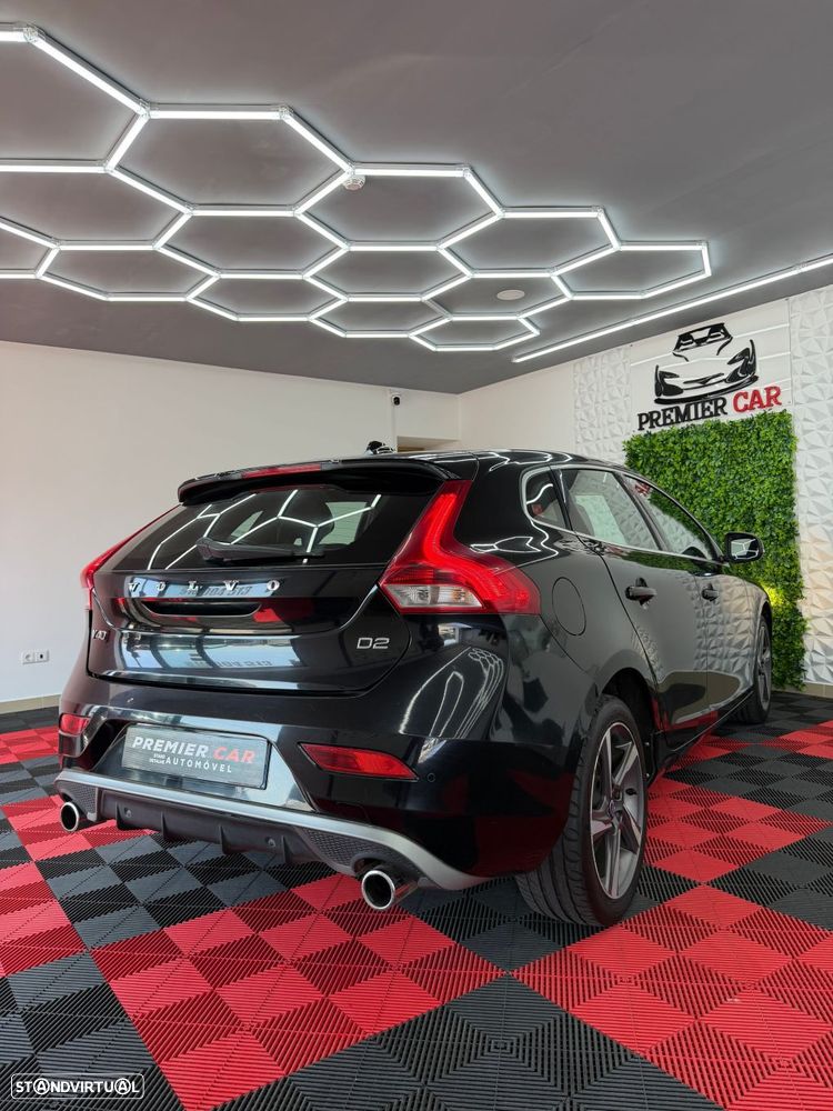 Volvo V40 2.0 D2 R-Design - 10