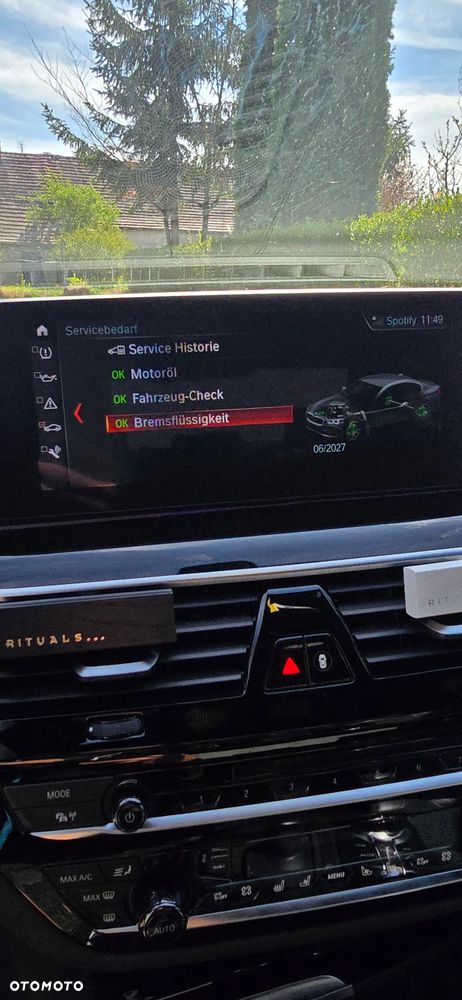 BMW Seria 5 M550i xDrive sport - 12