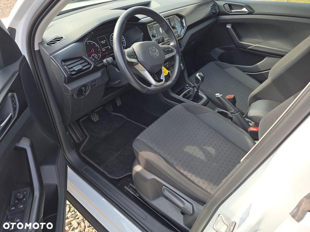 Volkswagen T-Cross - 11
