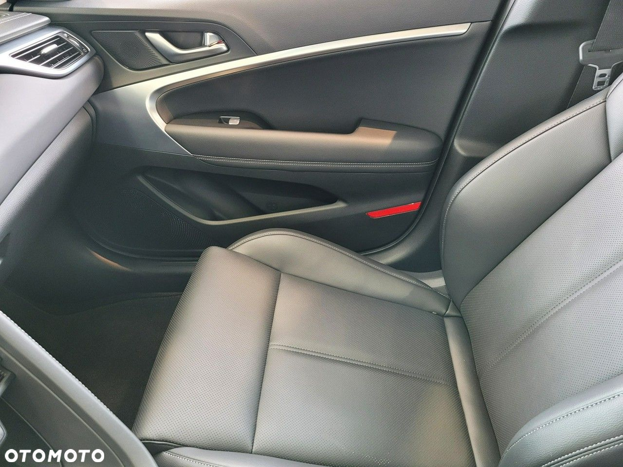 Genesis G70 - 16