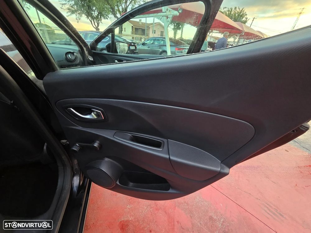 Renault Clio 1.5 dCi Dynamique S - 11