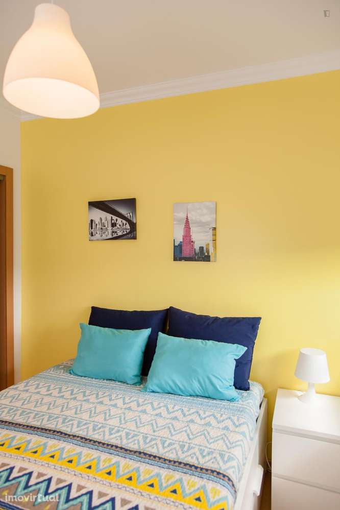 Quarto - localizado em Baixa Coimbra - Grande imagem: 3/37