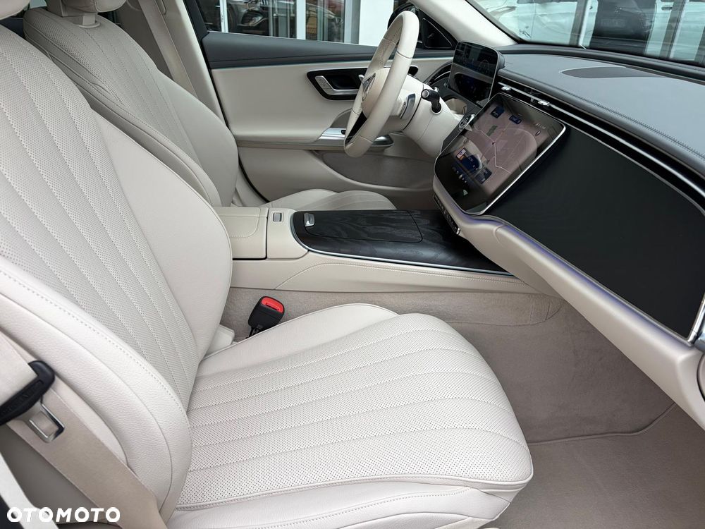 Mercedes-Benz Klasa E 220 d mHEV 4-Matic Exclusive 9G-Tronic - 24