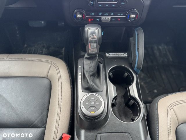 Ford Bronco - 16