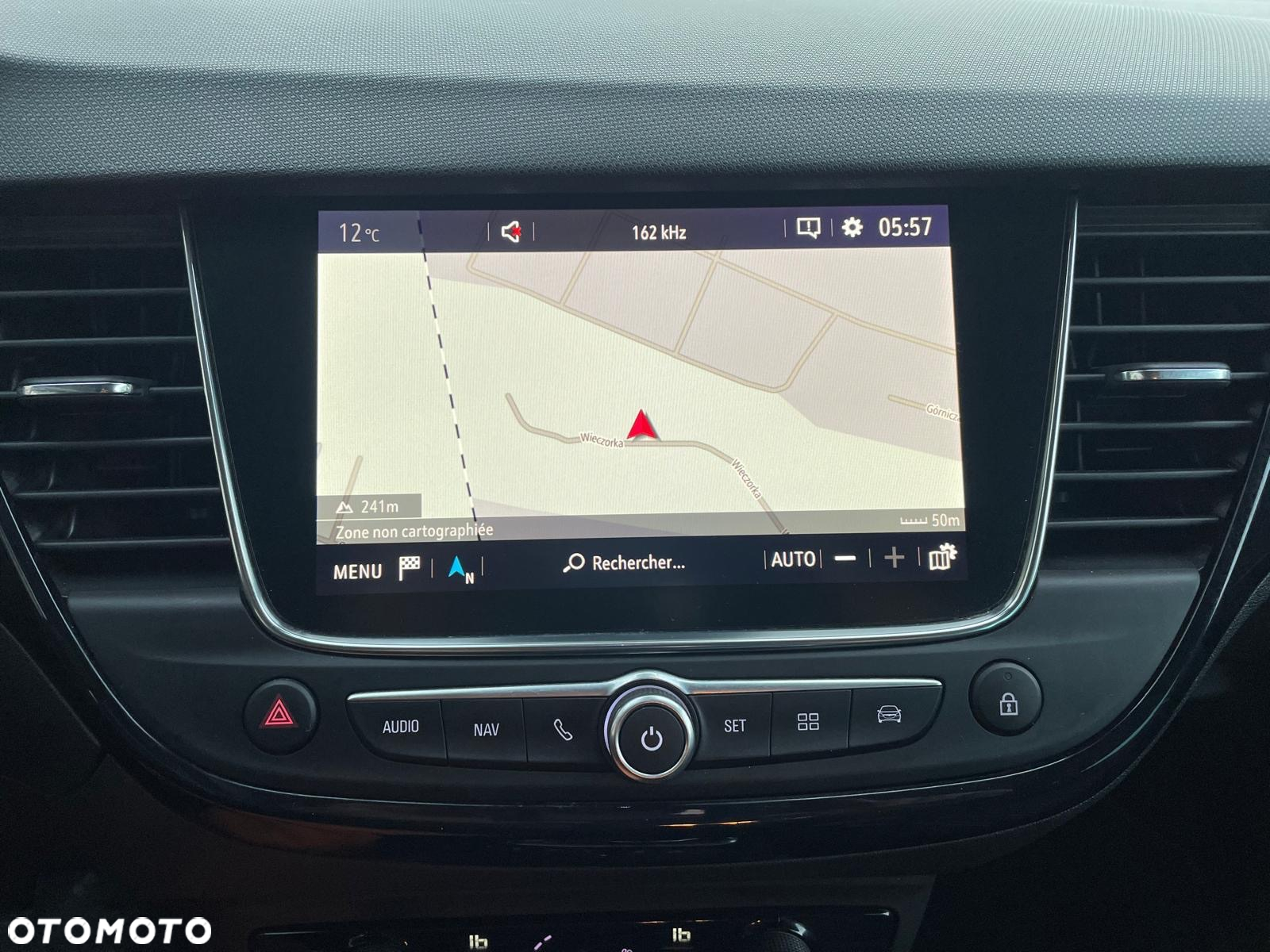 Opel Crossland X - 12