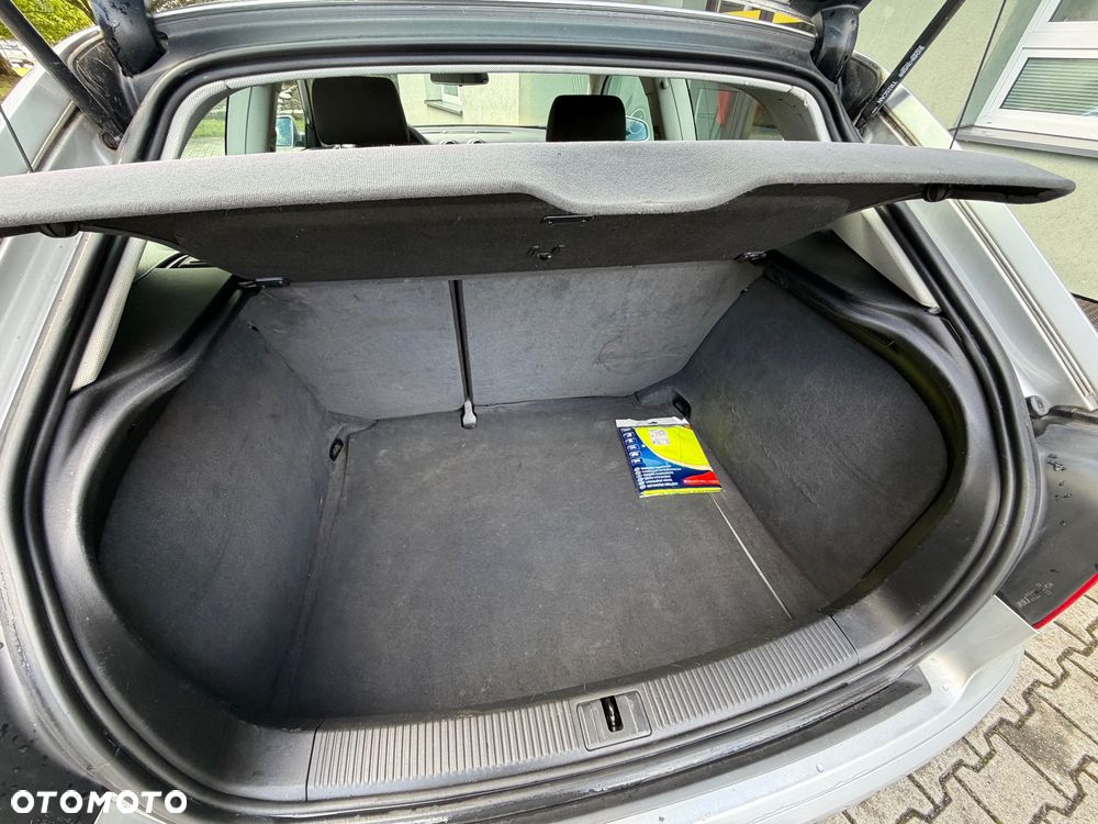 Audi A3 3-drzwiowe 1.6 Ambiente - 8