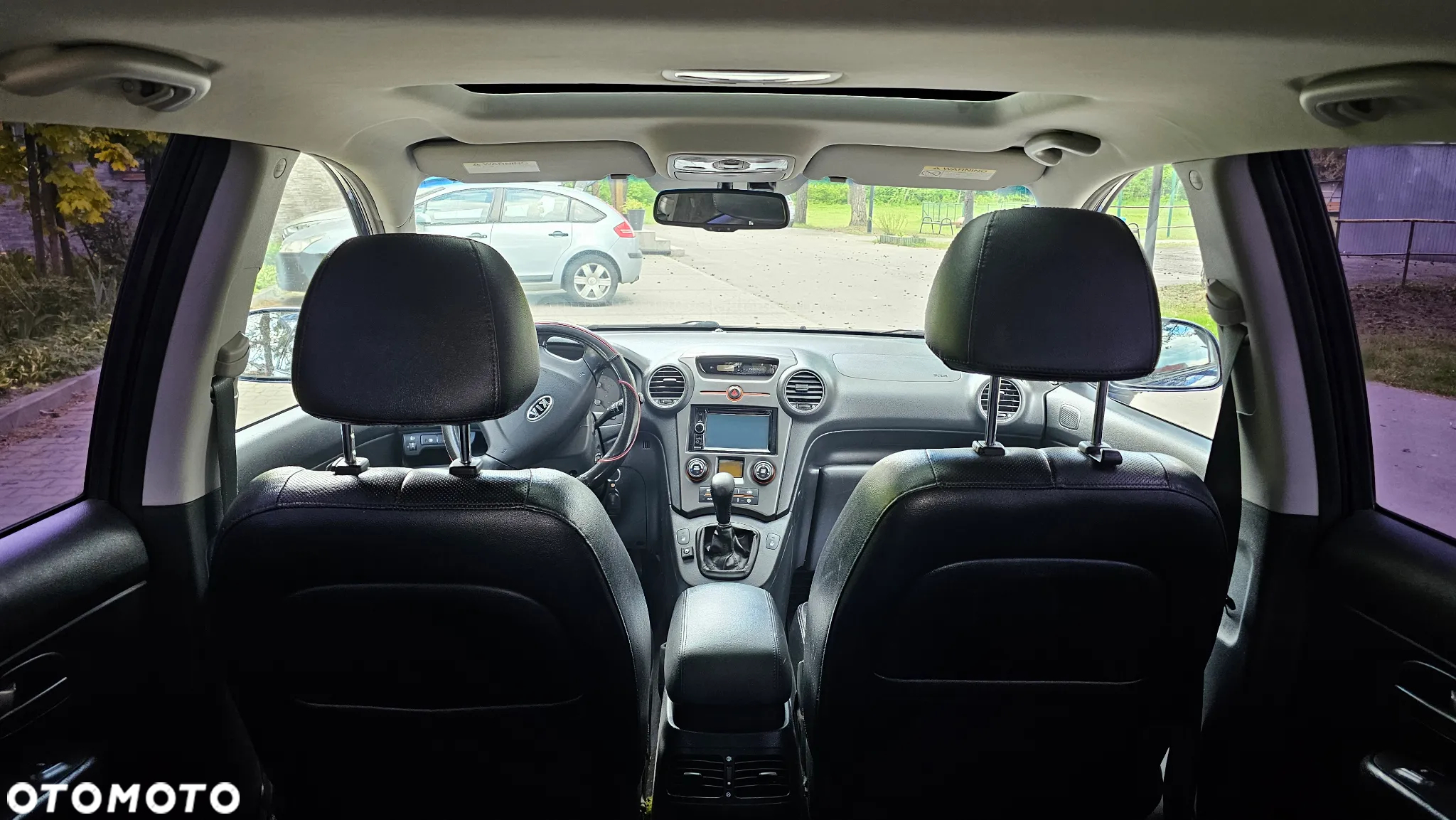 Kia Carens 2.0 EX - 12