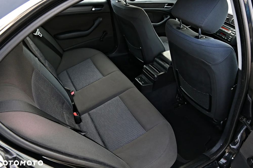 BMW Seria 3 320i - 37