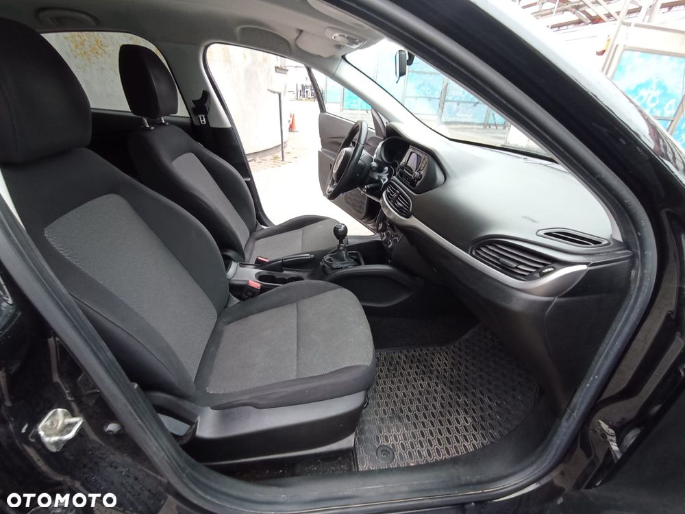 Fiat Tipo 1.4 16v Easy EU6d - 17