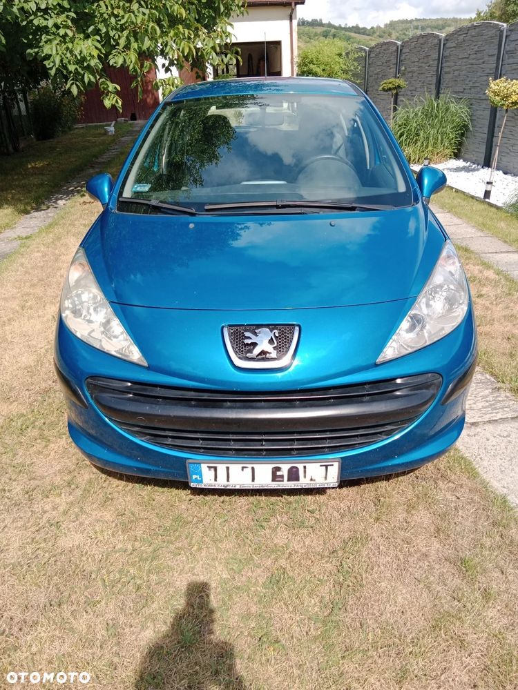 Peugeot 207 - 1