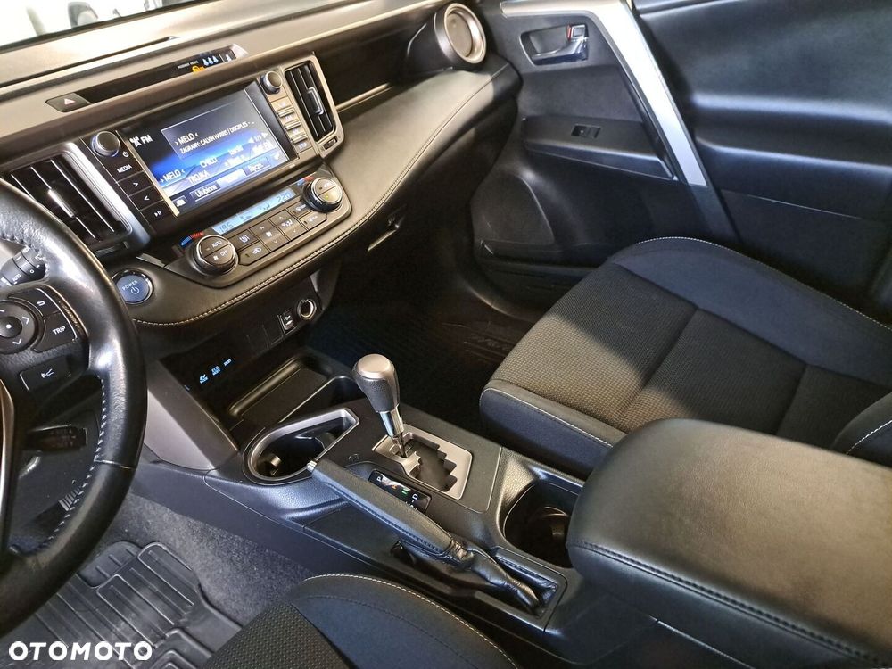 Toyota RAV4 Hybrid Premium 4x4 - 31