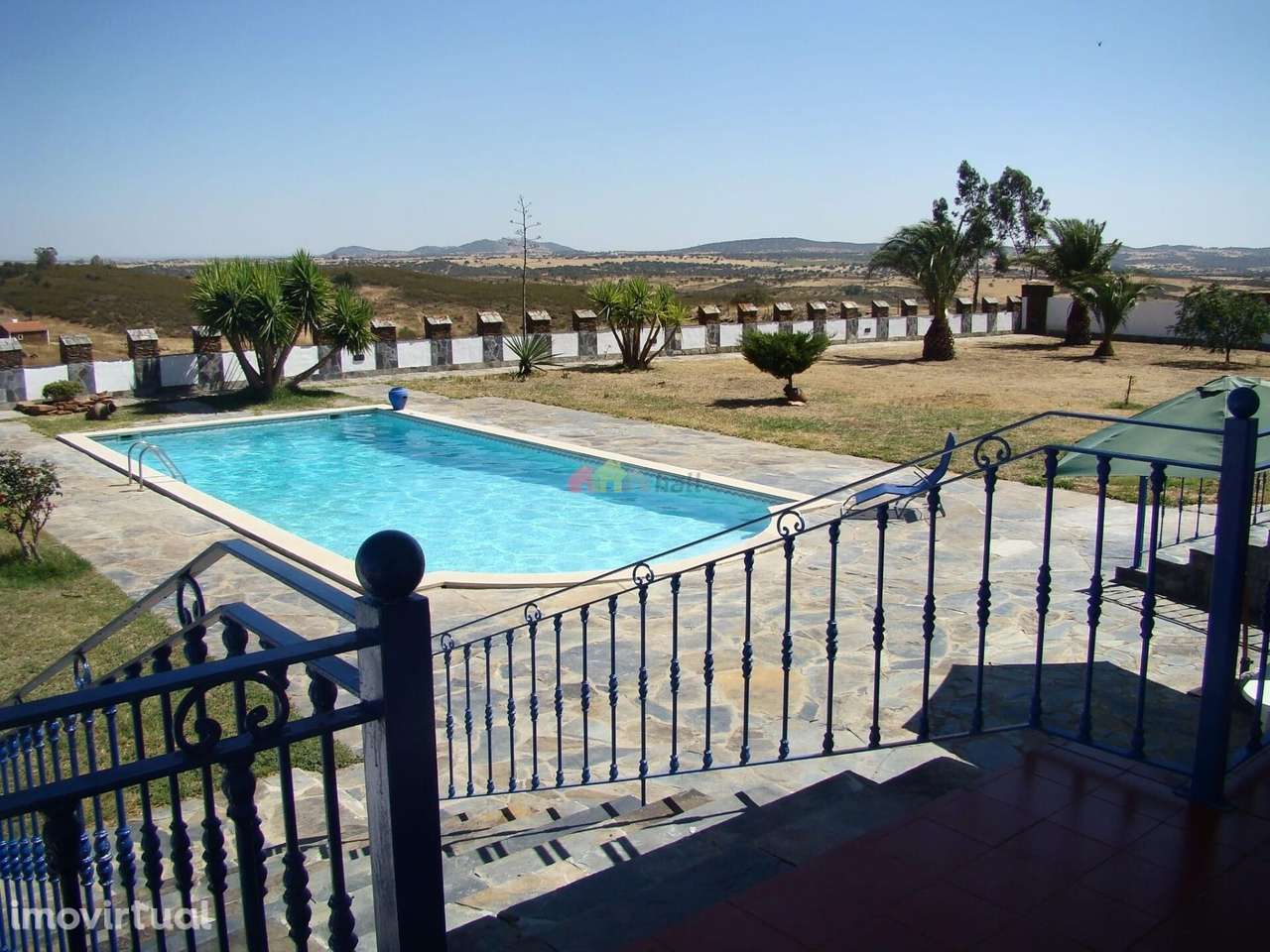 Herdade com 57 ha, habitação e piscina no distrito de Évora - Grande imagem: 2/34