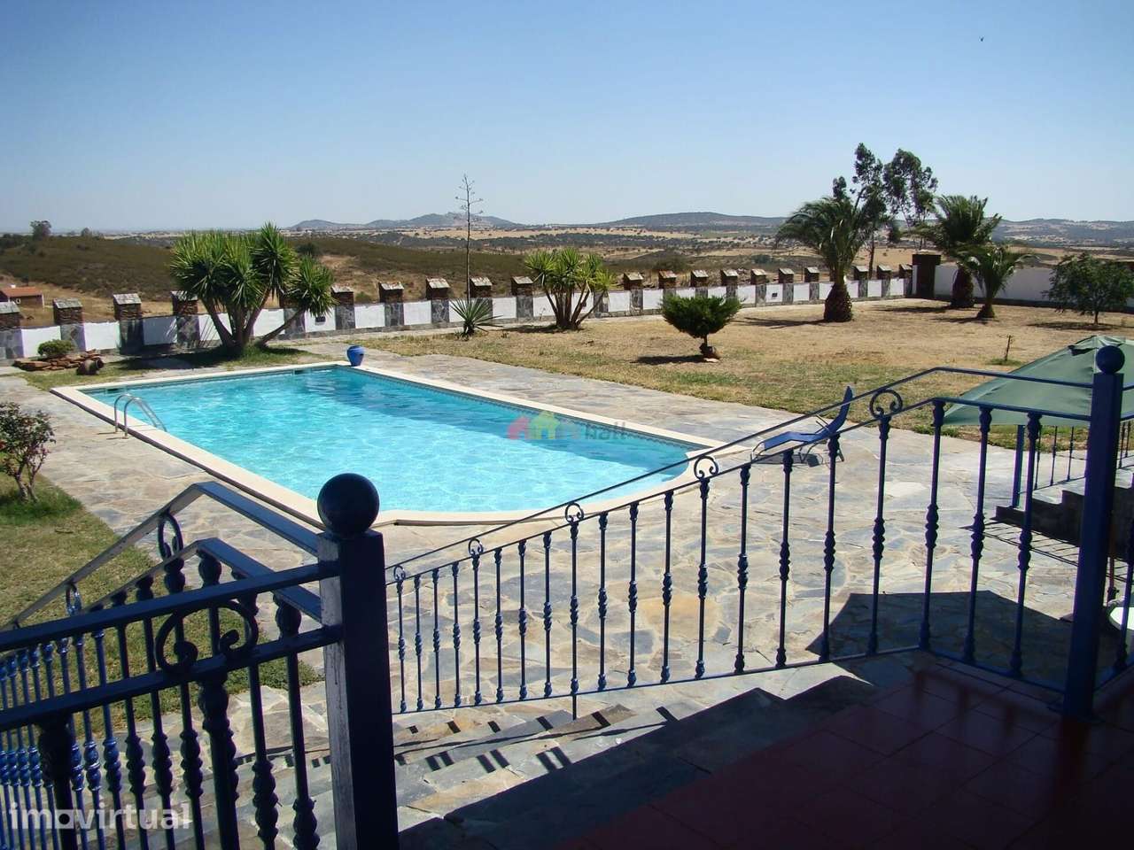 Herdade com 57 ha, habitação e piscina no distrito de Évora - Grande imagem: 2/34