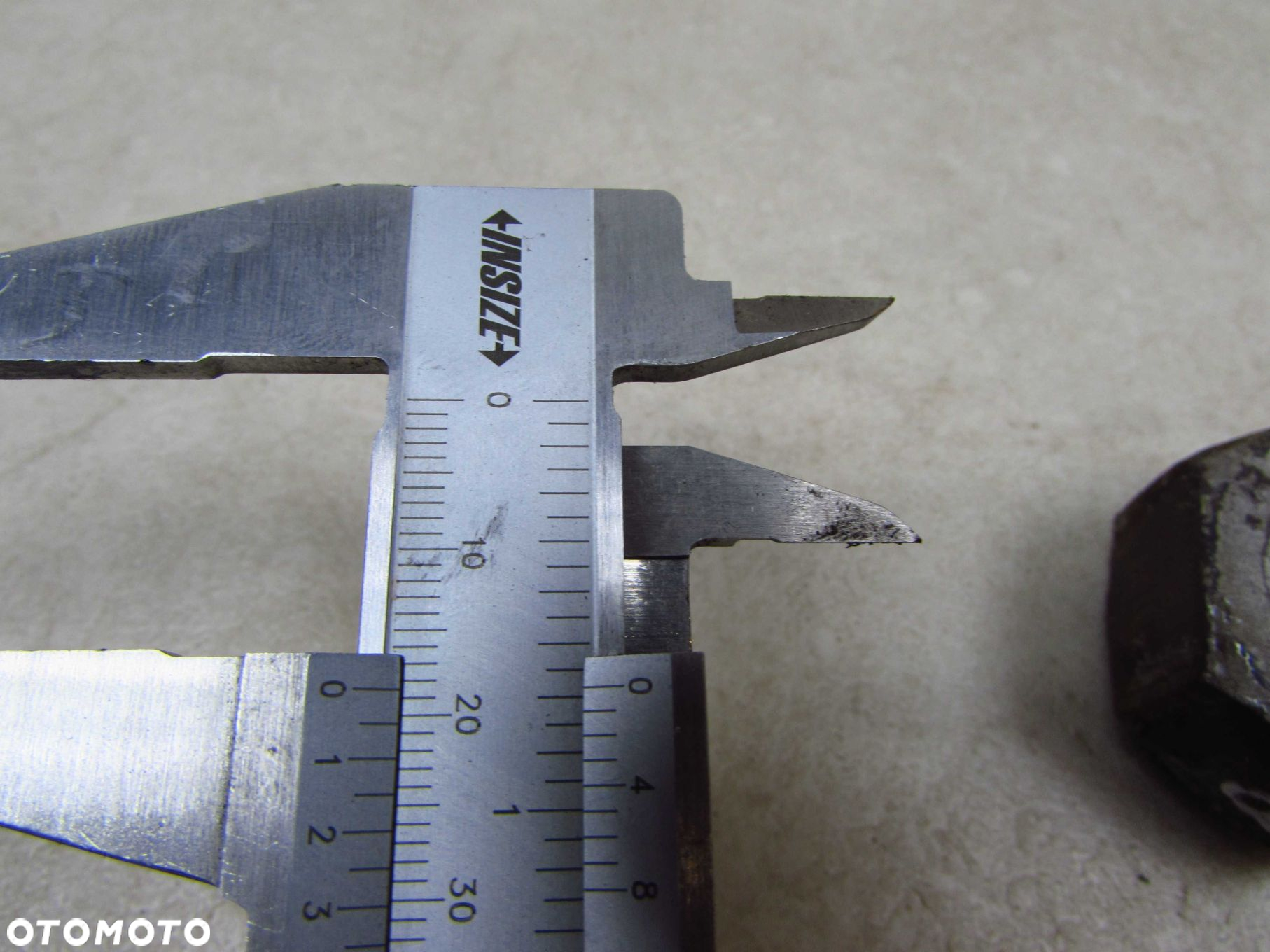 ISUZU NPR NQR NKR N75 SZPILKA NAKRETKA KOLA PRAWY PRZOD 18mm - 4