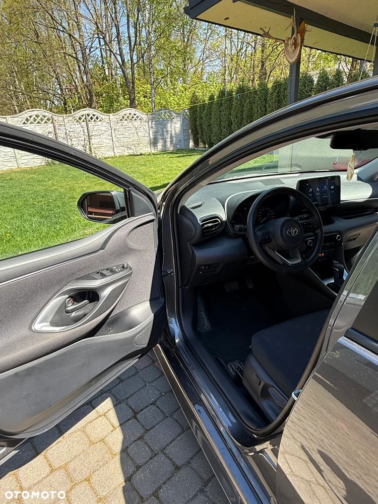 Toyota Yaris - 16