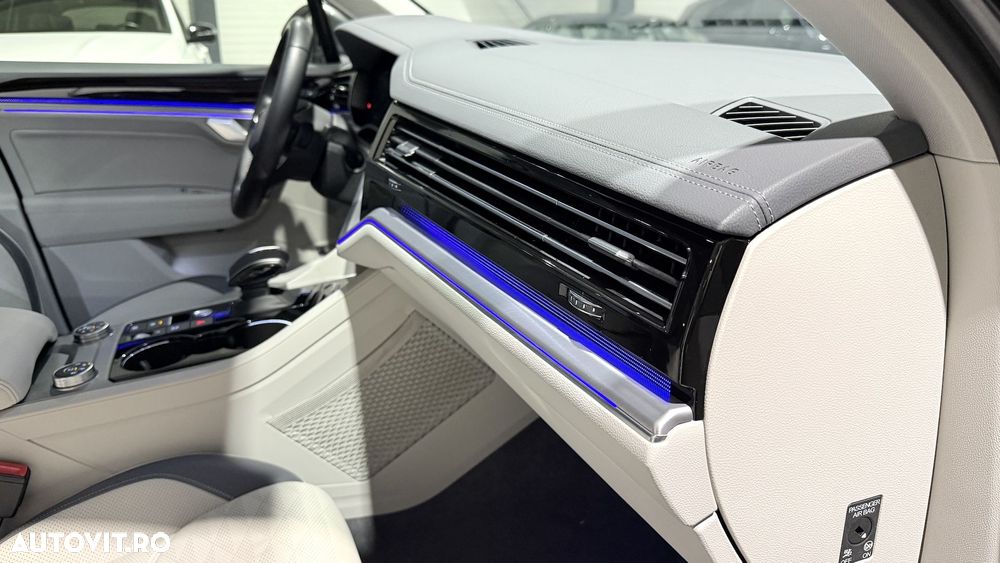 Volkswagen Touareg 3.0 V6 e-Hybrid 4Motion Aut. Elegance - 32