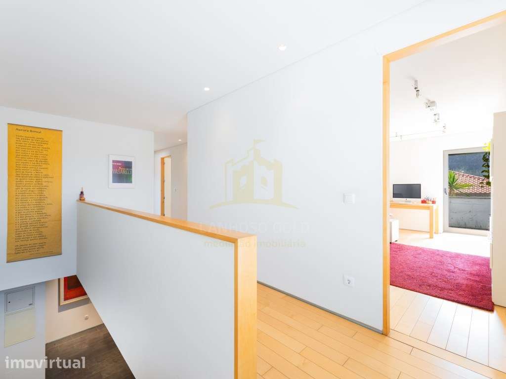 Exclusiva Moradia T5 de Arquitetura Contemporânea na Póvoa de Lanhoso - Grande imagem: 3/51