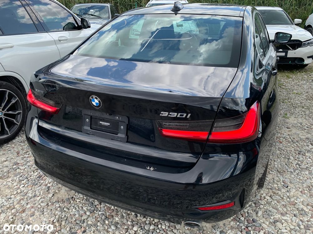 BMW Seria 3 330i xDrive - 5