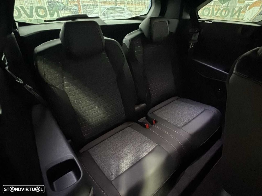 Peugeot 5008 1.6 Plug-in Hybrid Allure e-DCS7 - 16