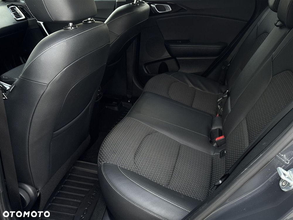 Kia XCeed 1.6 T-GDI L Business Line DCT - 12