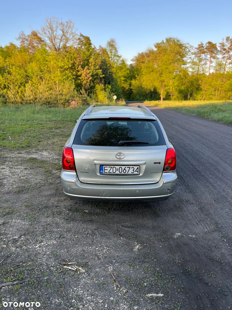 Toyota Avensis 2.0 D-4D Combi - 5